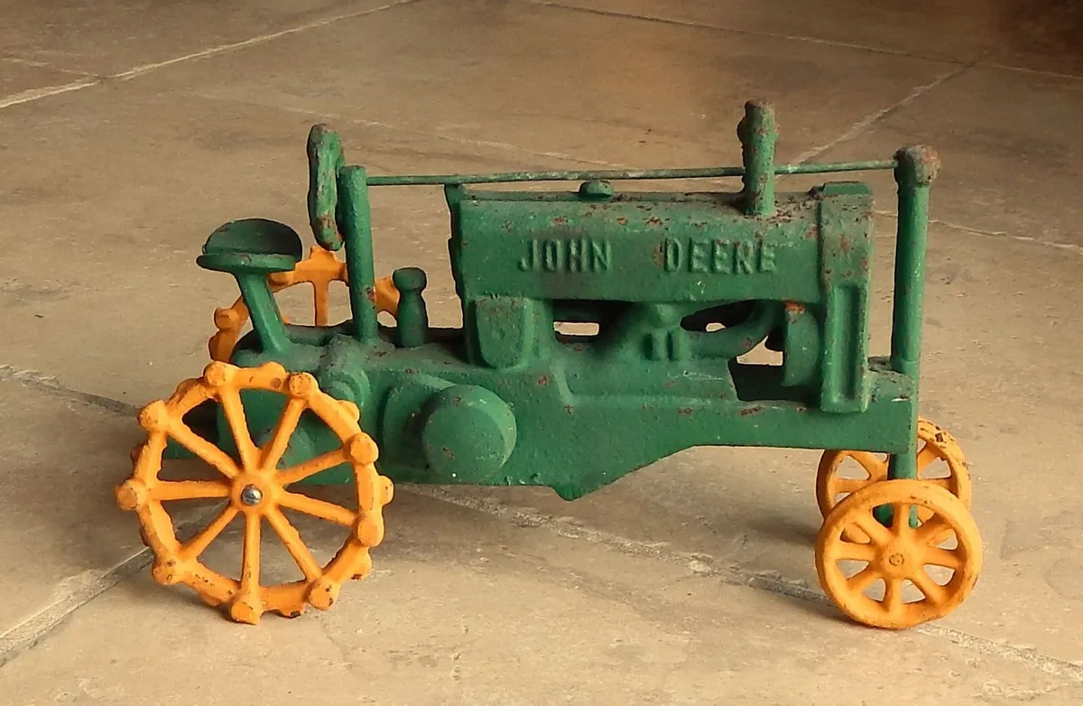 Vintage John Deere Cast Iron Tractor Toy - Image 1