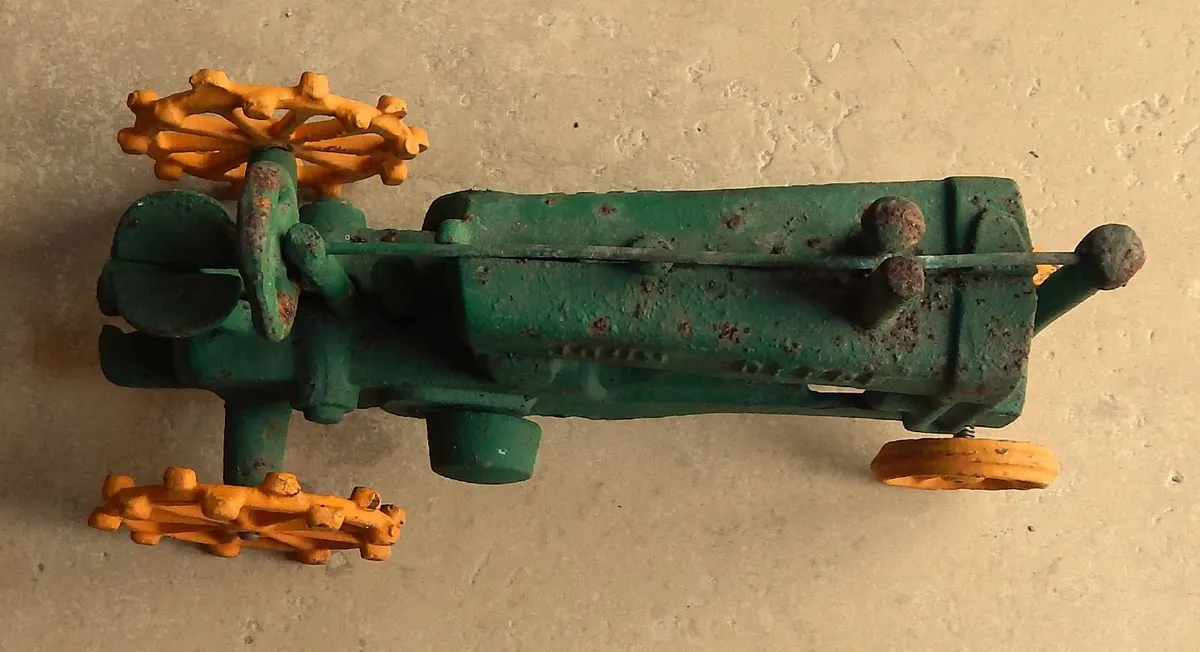Vintage John Deere Cast Iron Tractor Toy - Image 4