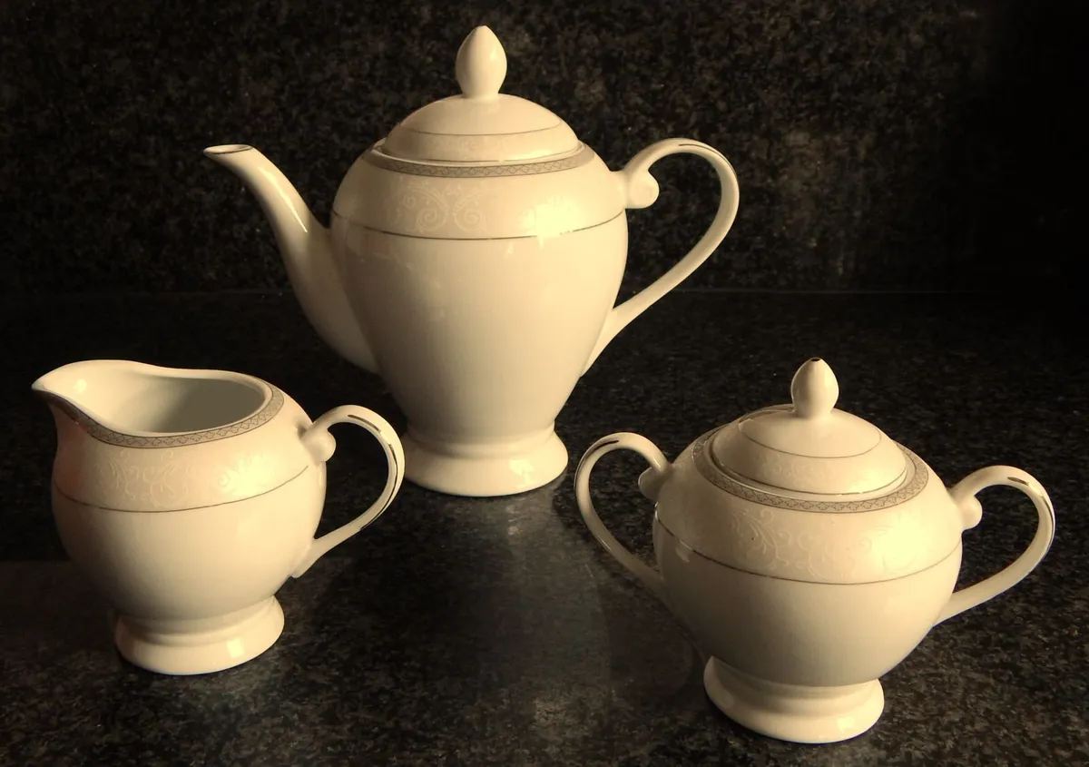 Tipperary Crystal Porcelain Merrion Tea Set - Image 3