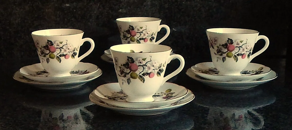 12 Pieces Vintage Royal Tara Fine Bone China Set - Image 2