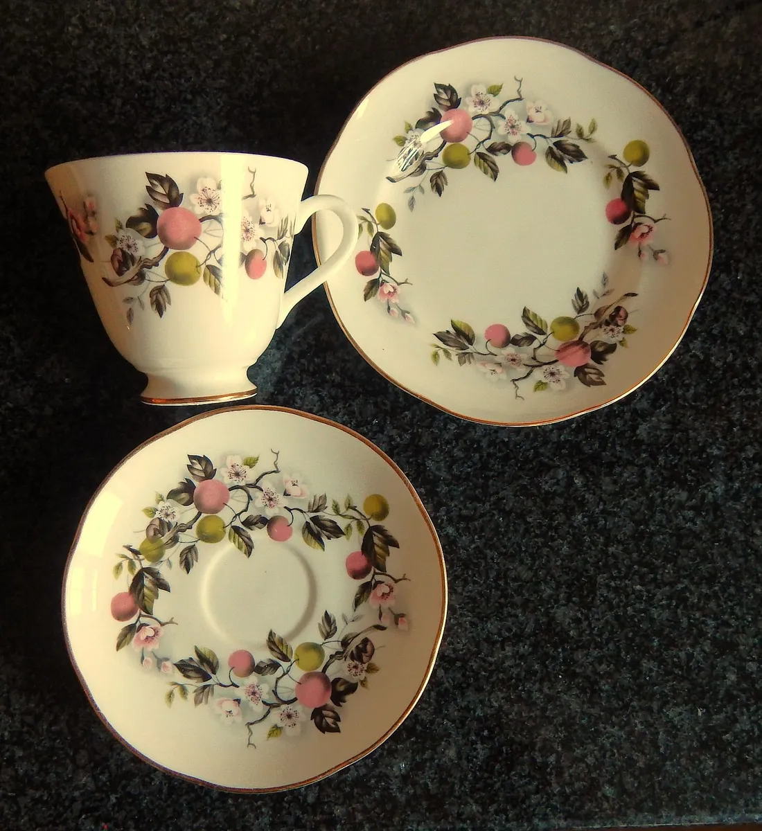 12 Pieces Vintage Royal Tara Fine Bone China Set - Image 3