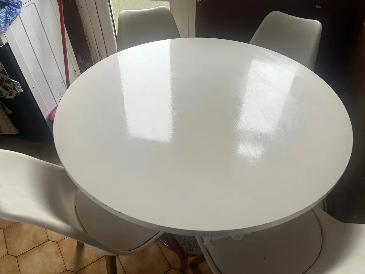 Free table and 4x chairs for collection - Image 1