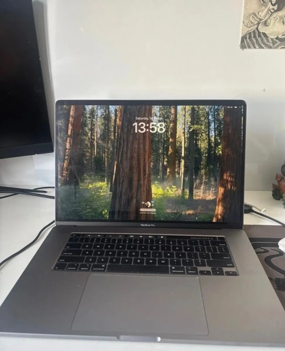 MacBook Pro 2019 16 Inch - Image 1