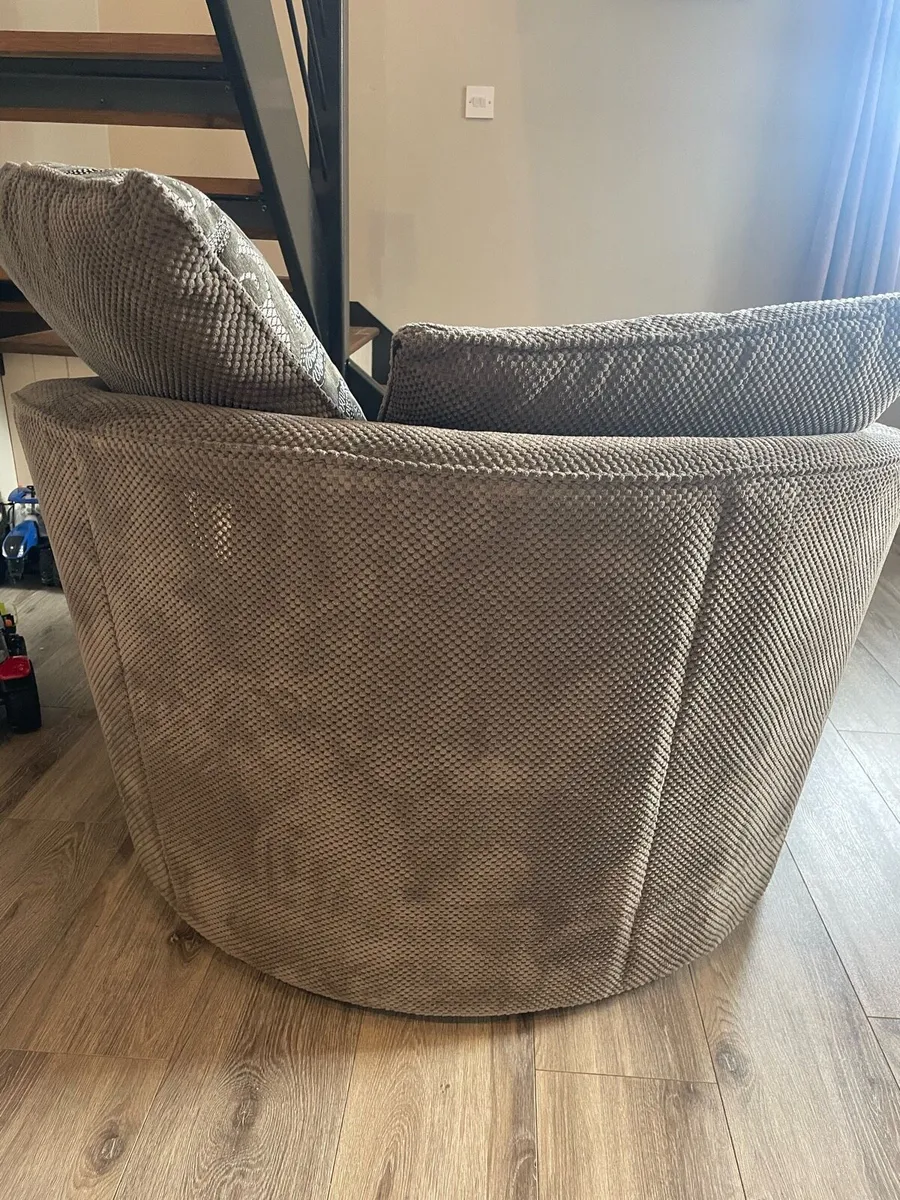 Swivel chair - Image 2