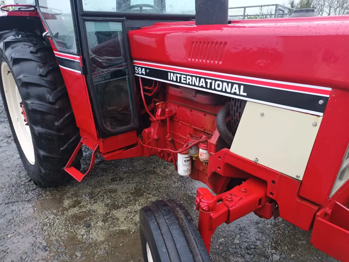 584 International 
(784 International engine) - Image 4