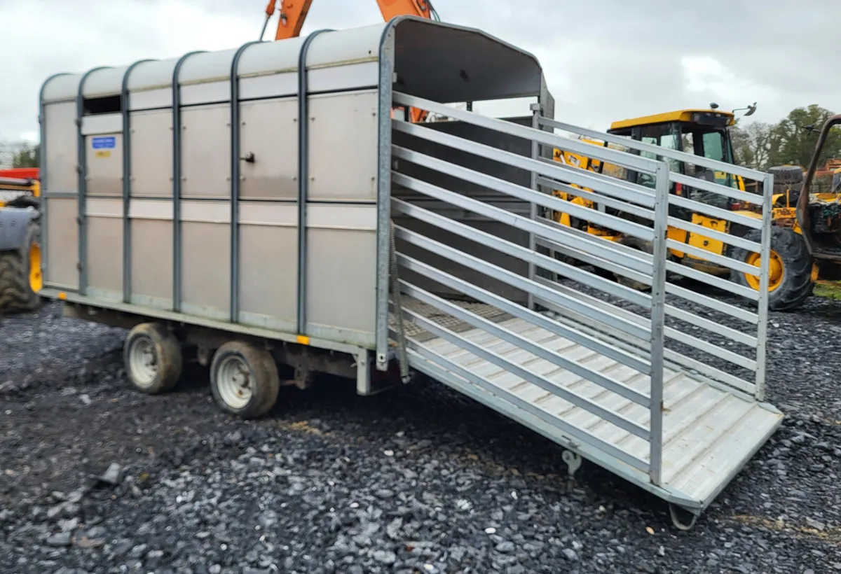 Ifor Williams 12ft cattle trailer - Image 2