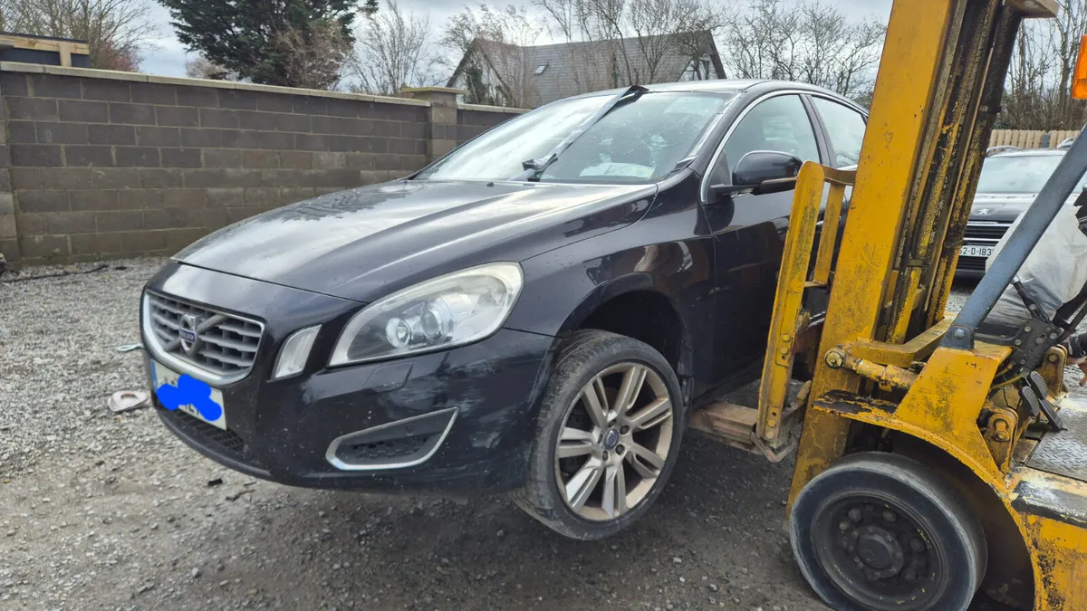 Volvo S60 2012 Diesel ⛽️ manual - Image 2