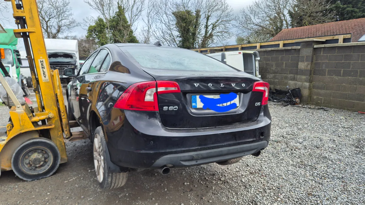 Volvo S60 2012 Diesel ⛽️ manual - Image 3