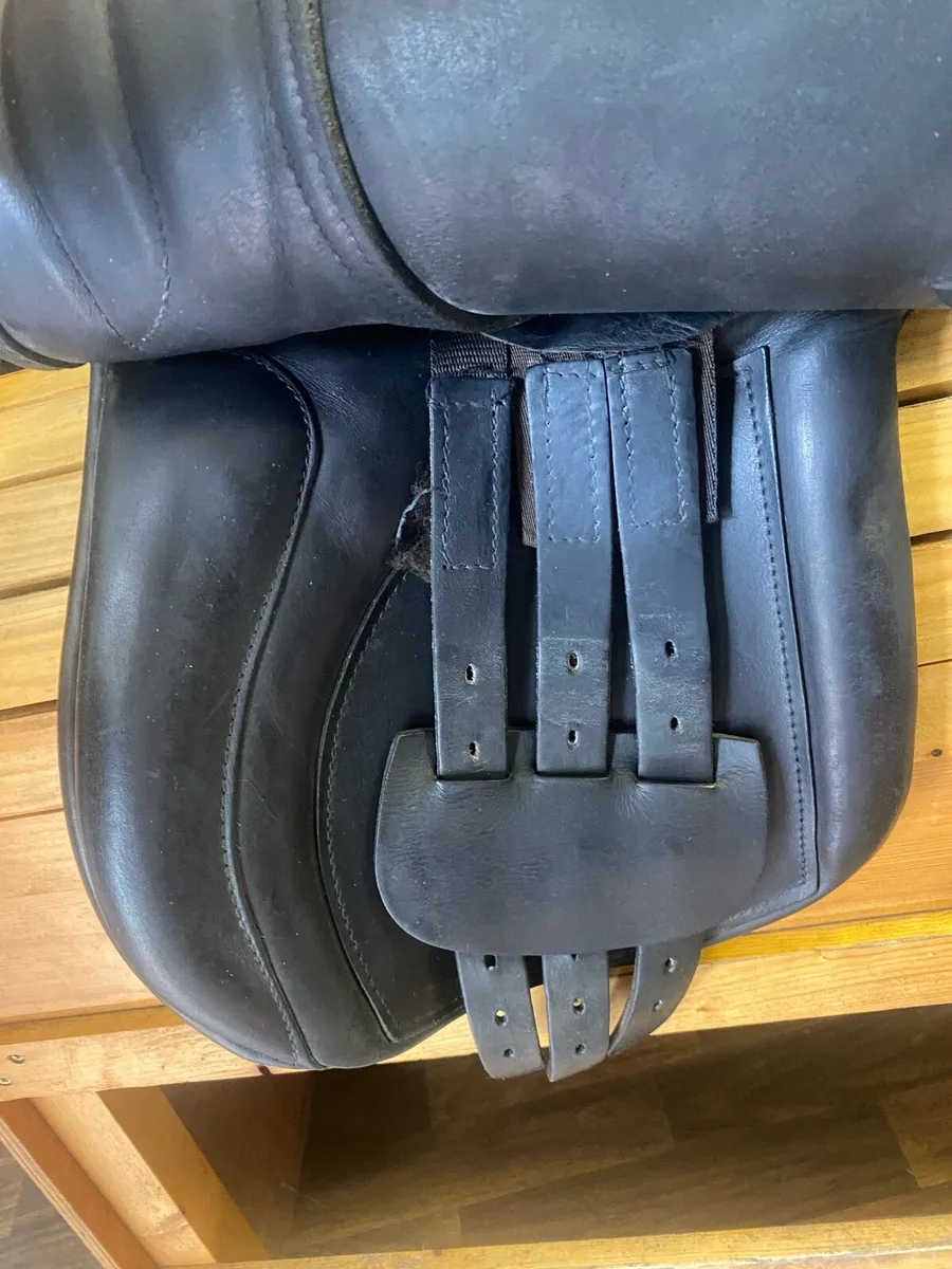 17” black Leather saddle WIDE - Image 4