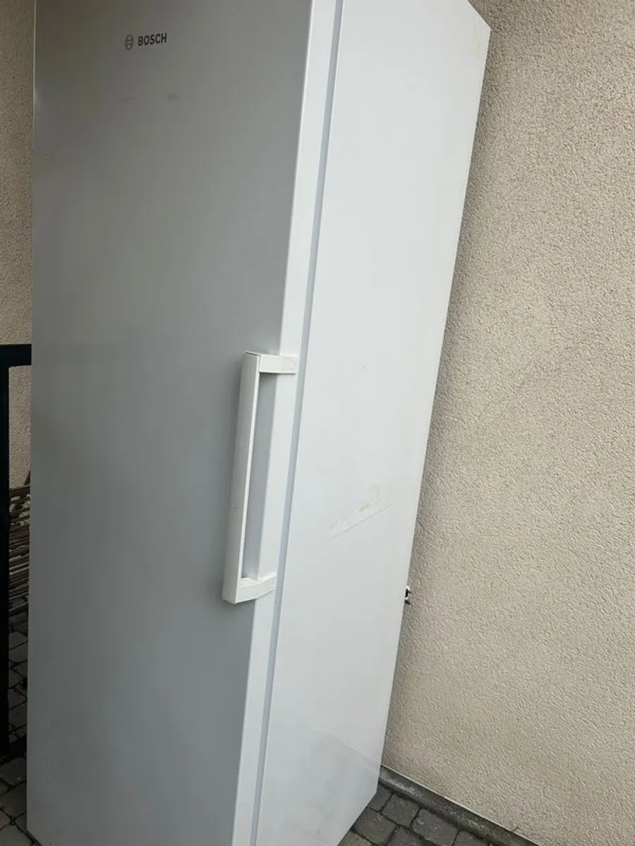 Bosch full length fridge - Image 1