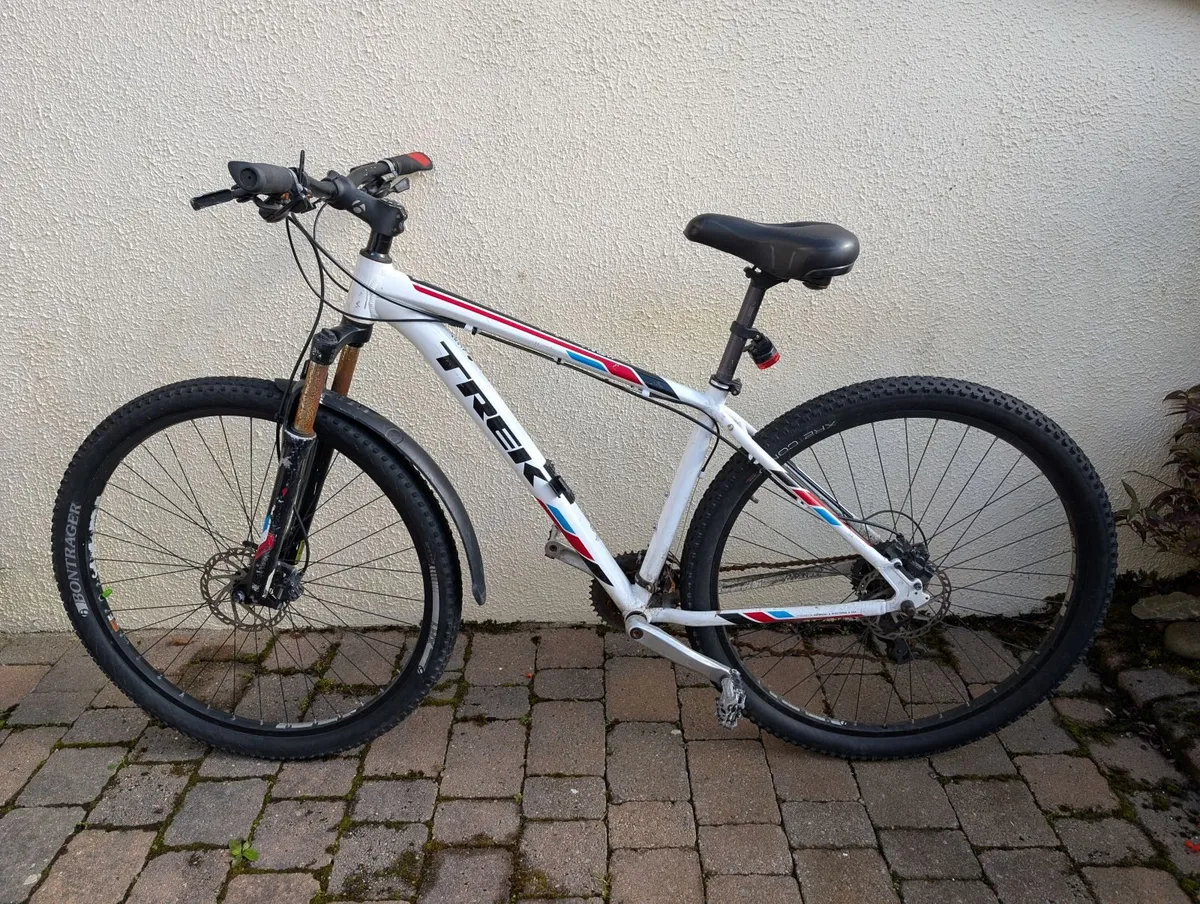 TREK Marlin 6 - Image 1