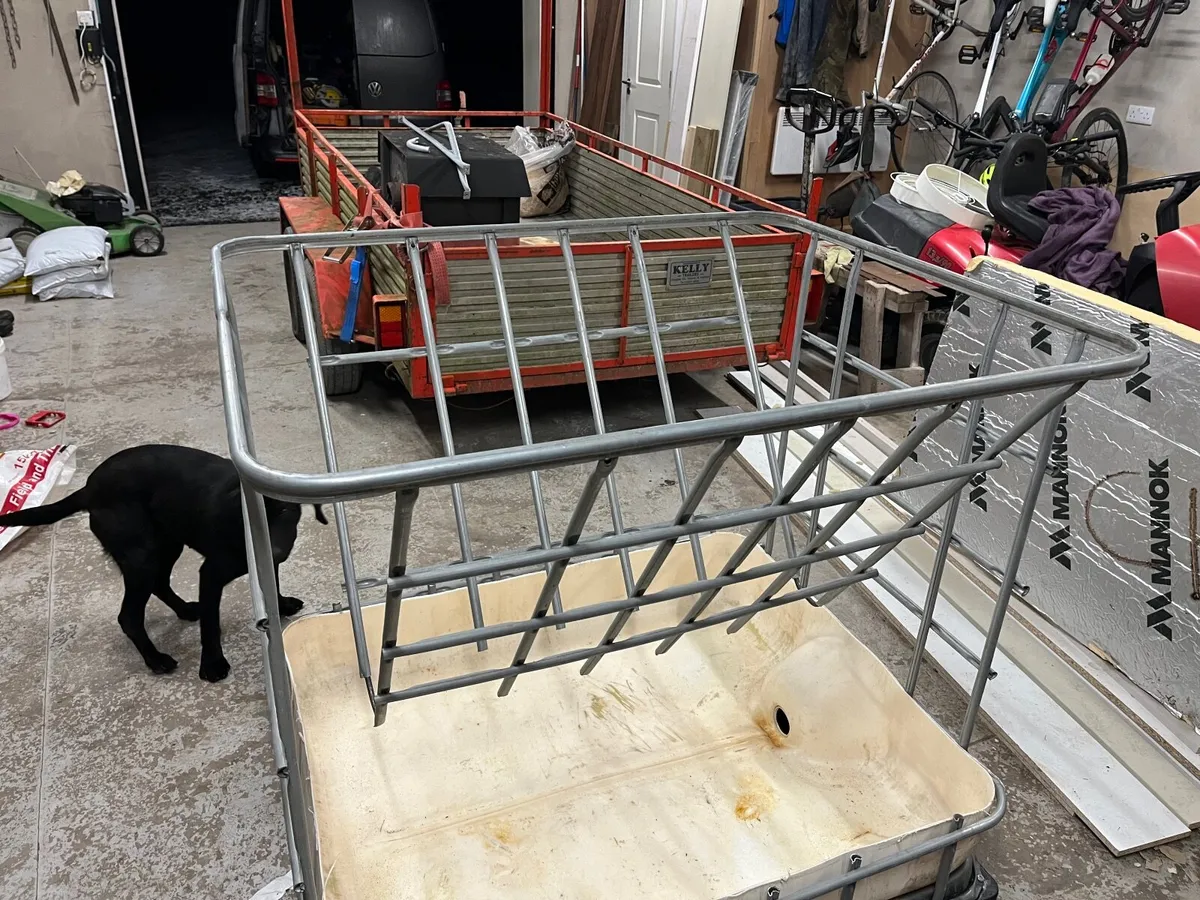 Sheep feeder - Image 1