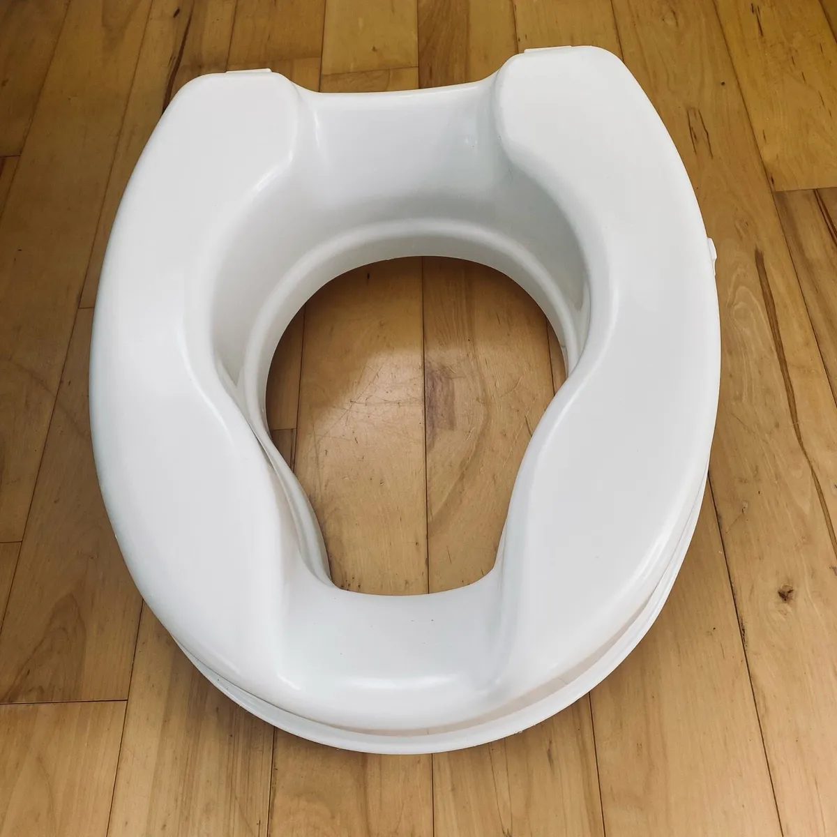Toilet seat - Image 1