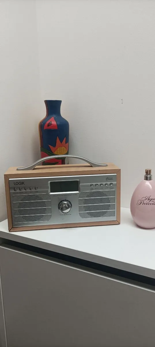 vintage Radio - Image 1