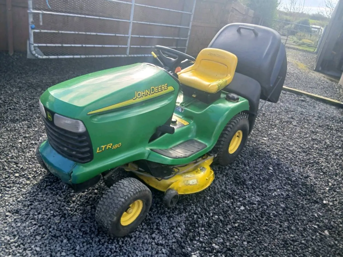 JOHN Deere tractor Lawnmower - Image 2