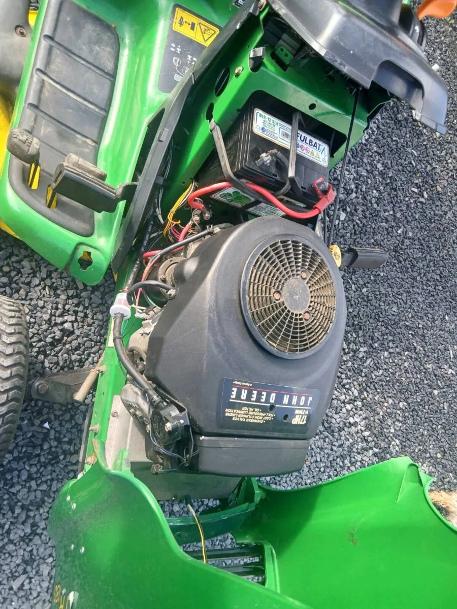 JOHN Deere tractor Lawnmower - Image 3
