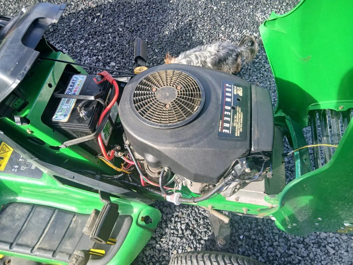 JOHN Deere tractor Lawnmower - Image 4