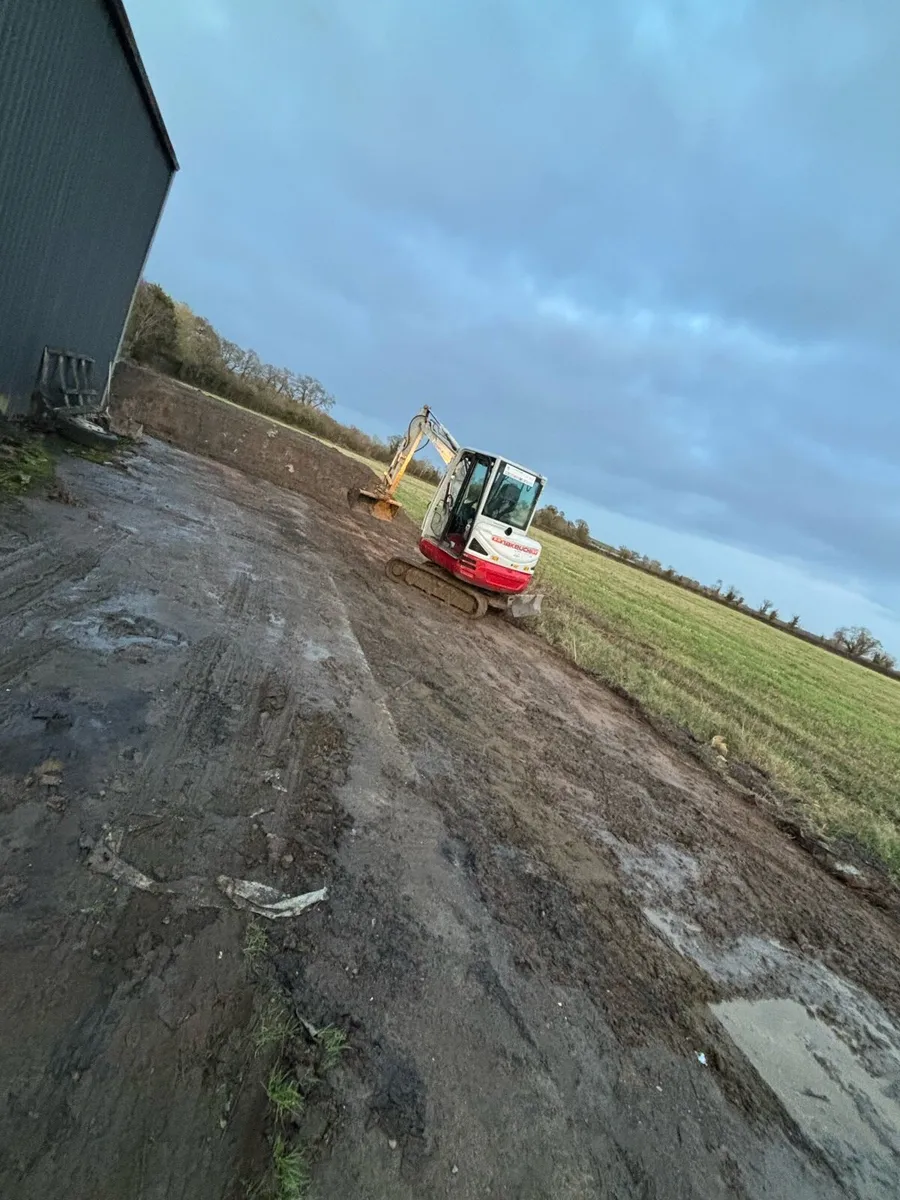 Digger and driver for hire - Image 2