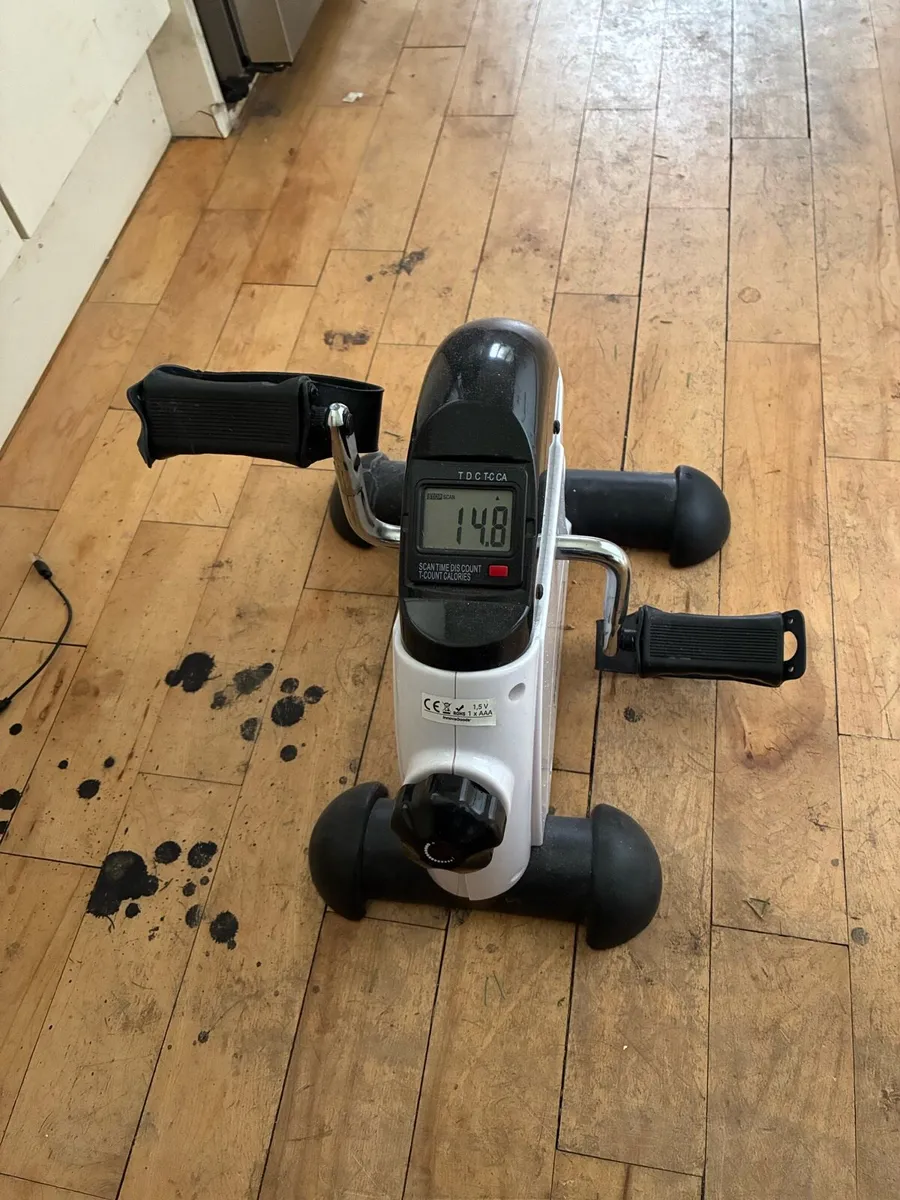 Leg and arm exerciser - Image 1