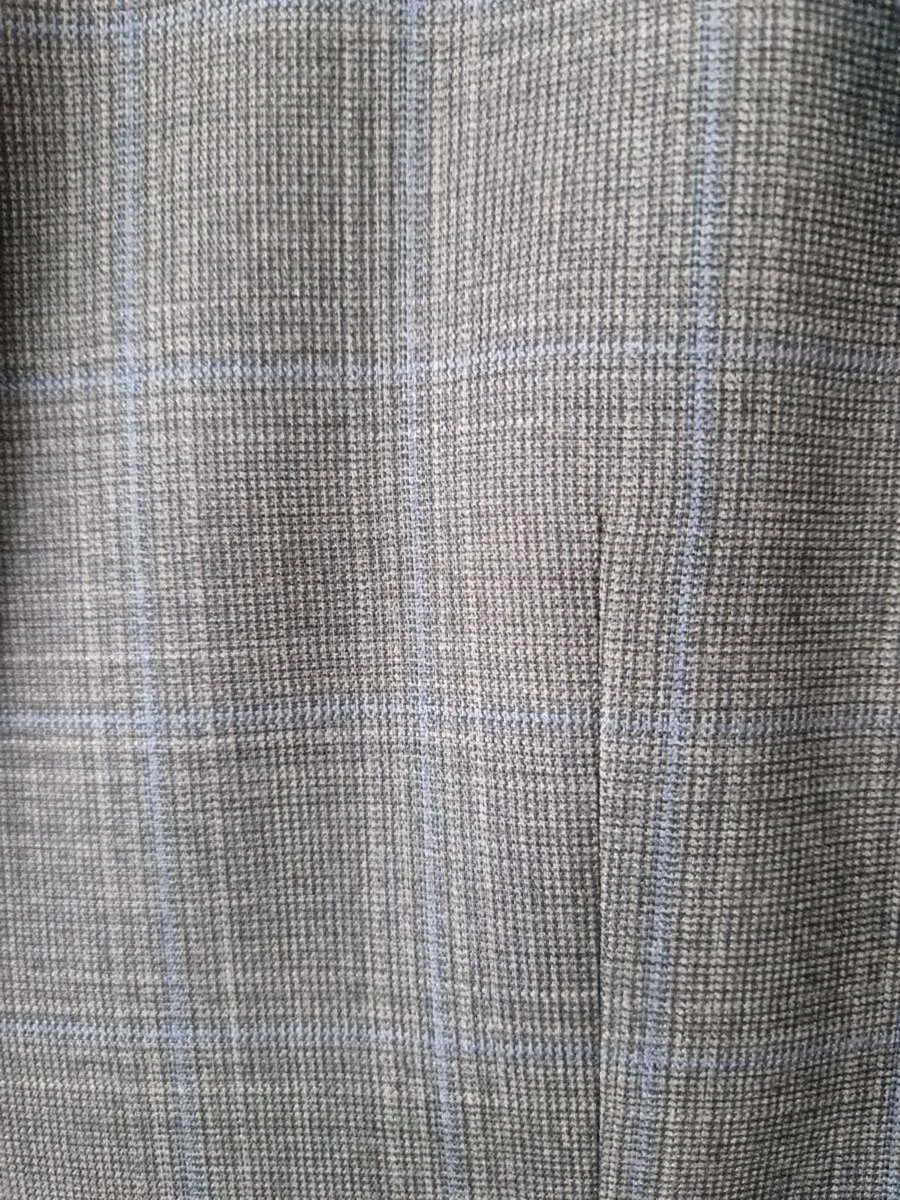 Hugo Boss man's suit - Image 3