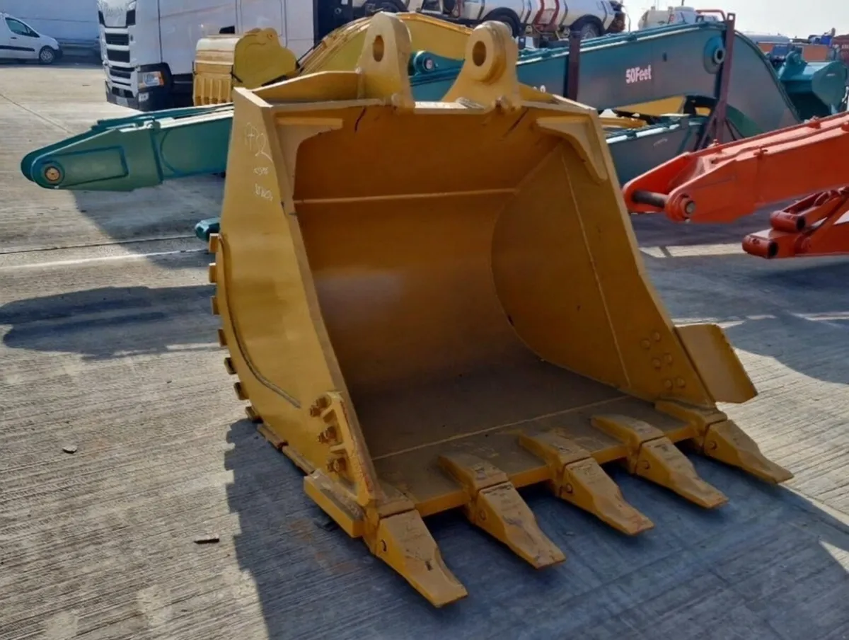 Digging buckets 80 90 100 pins 4 to 6 foot - Image 1