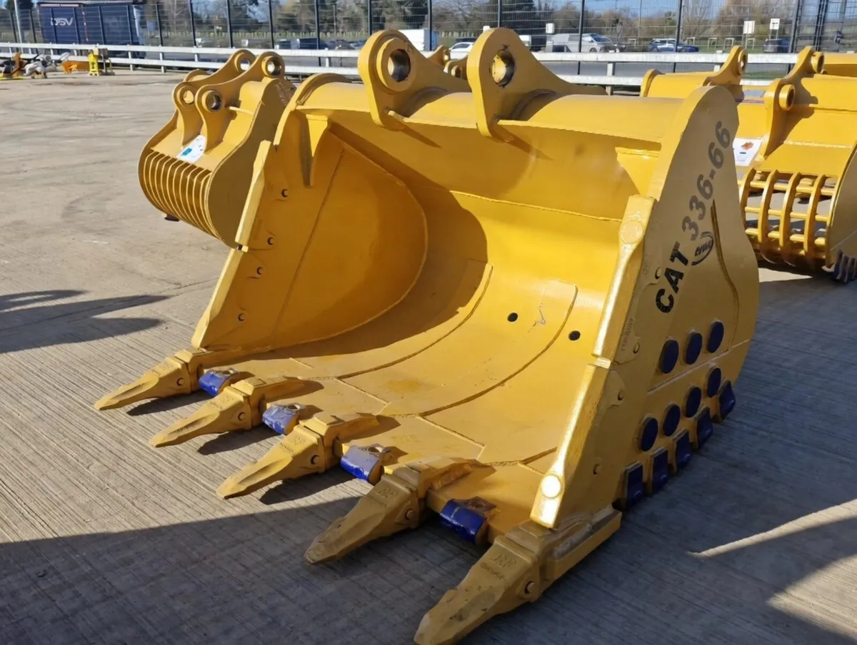 Digging buckets 80 90 100 pins 4 to 6 foot - Image 3