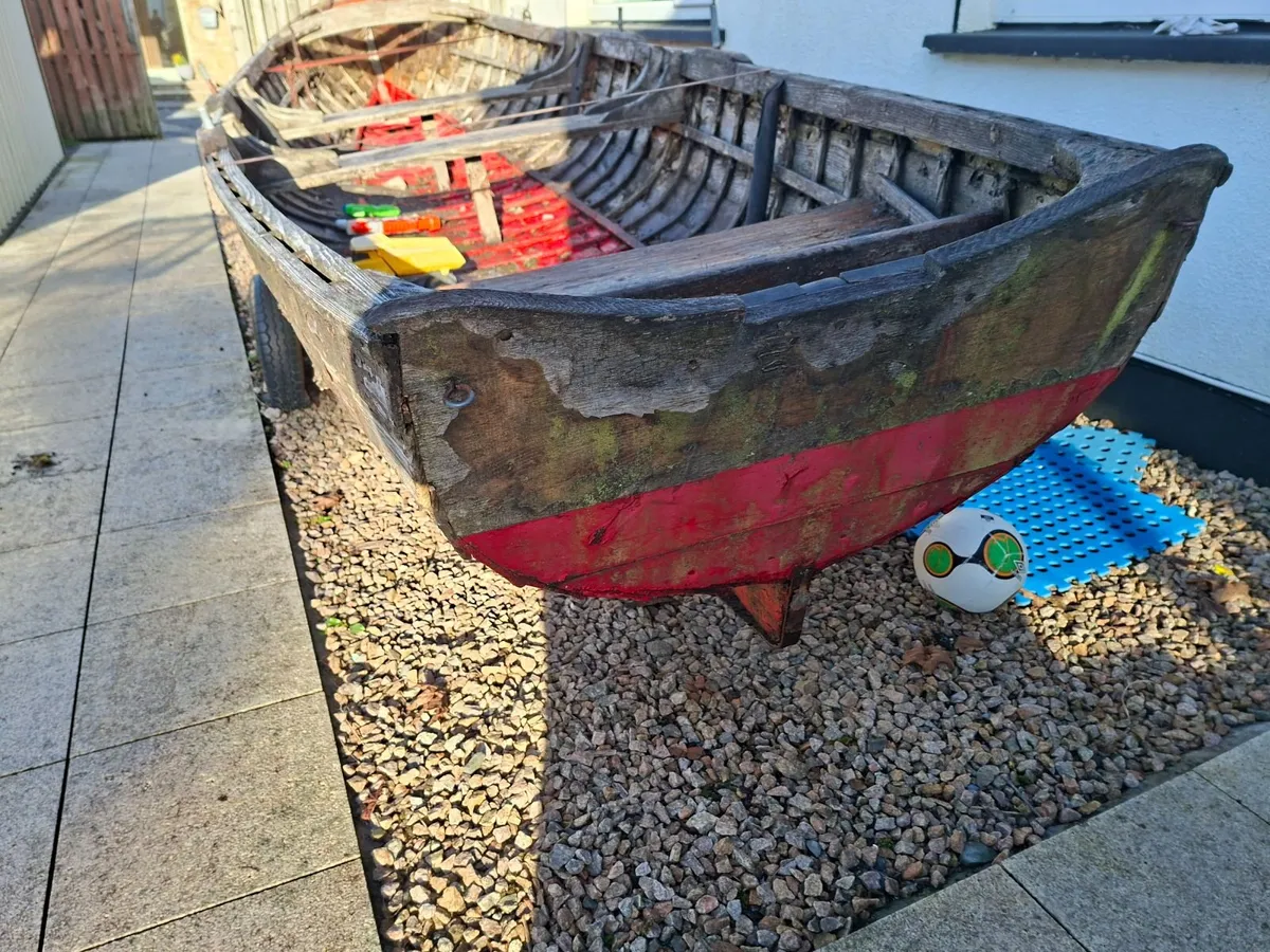 Lake fishing boat - Image 3