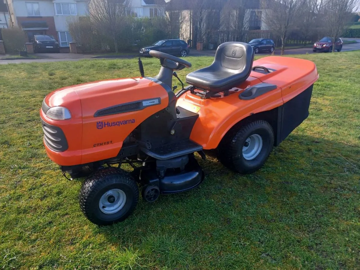 Ride on lawnmower - Image 2