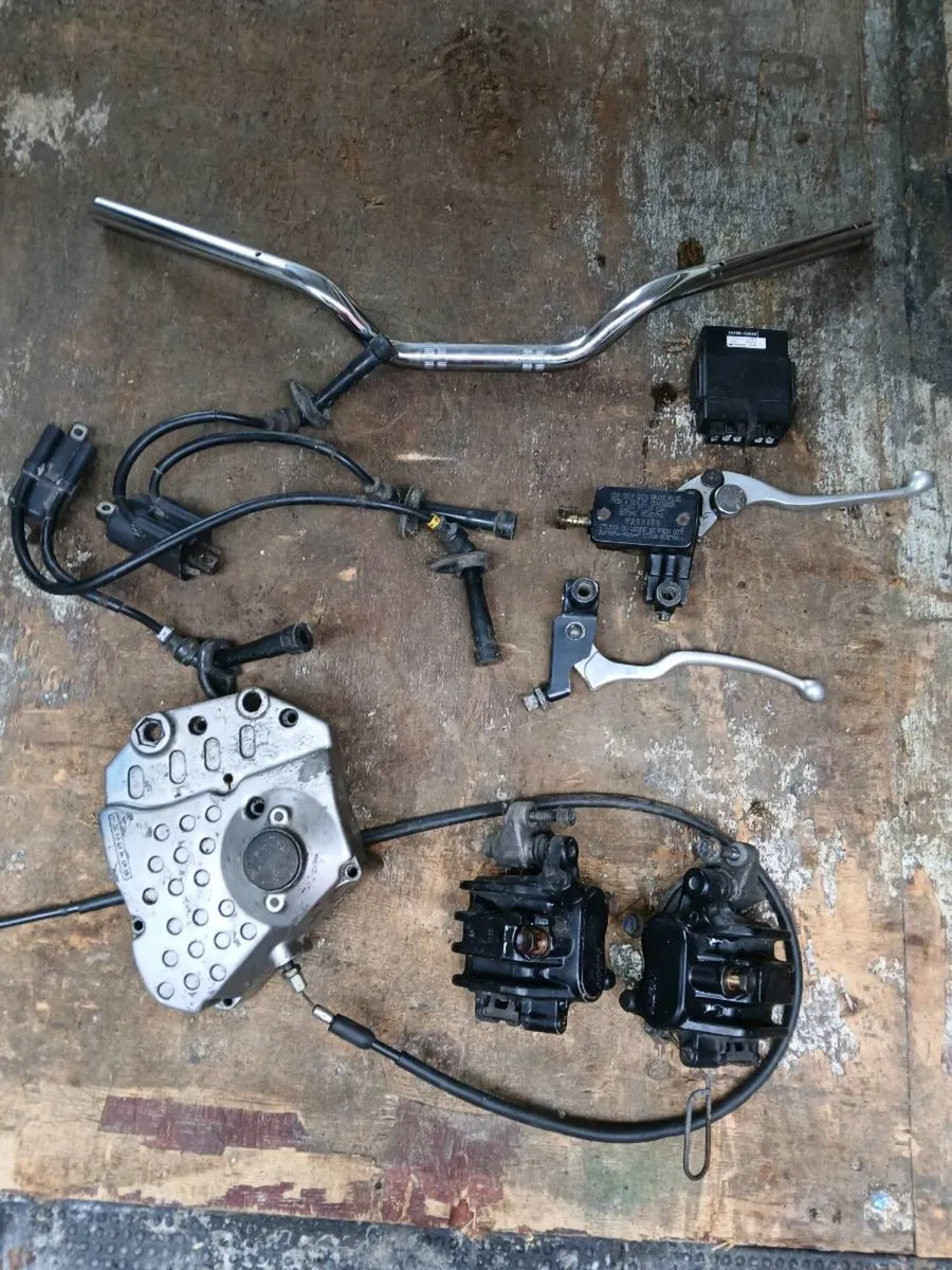 Suzuki bandit breaking for parts - Image 4