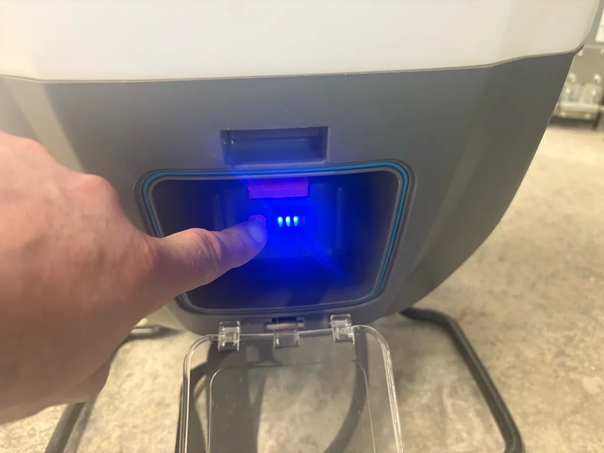 Knapsack 18v battery sprayer 1year old - Image 2