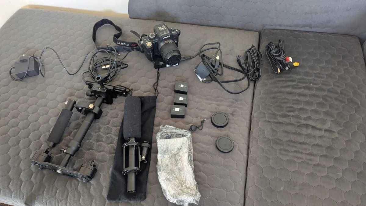 Panasonic Lumix GH1 Camera Kit – Lens, Gimbal Sta
