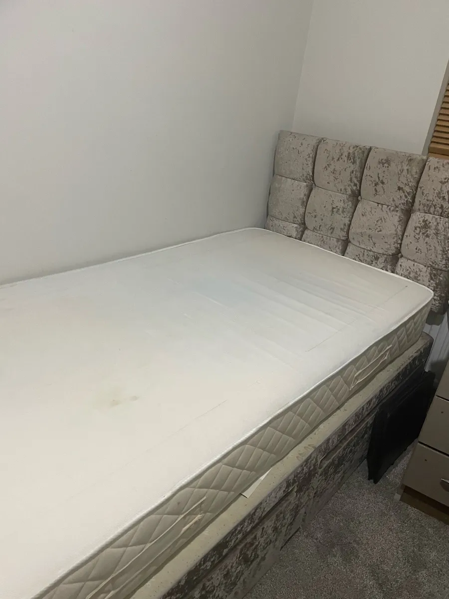 Single Bed (mattress included) - Image 1