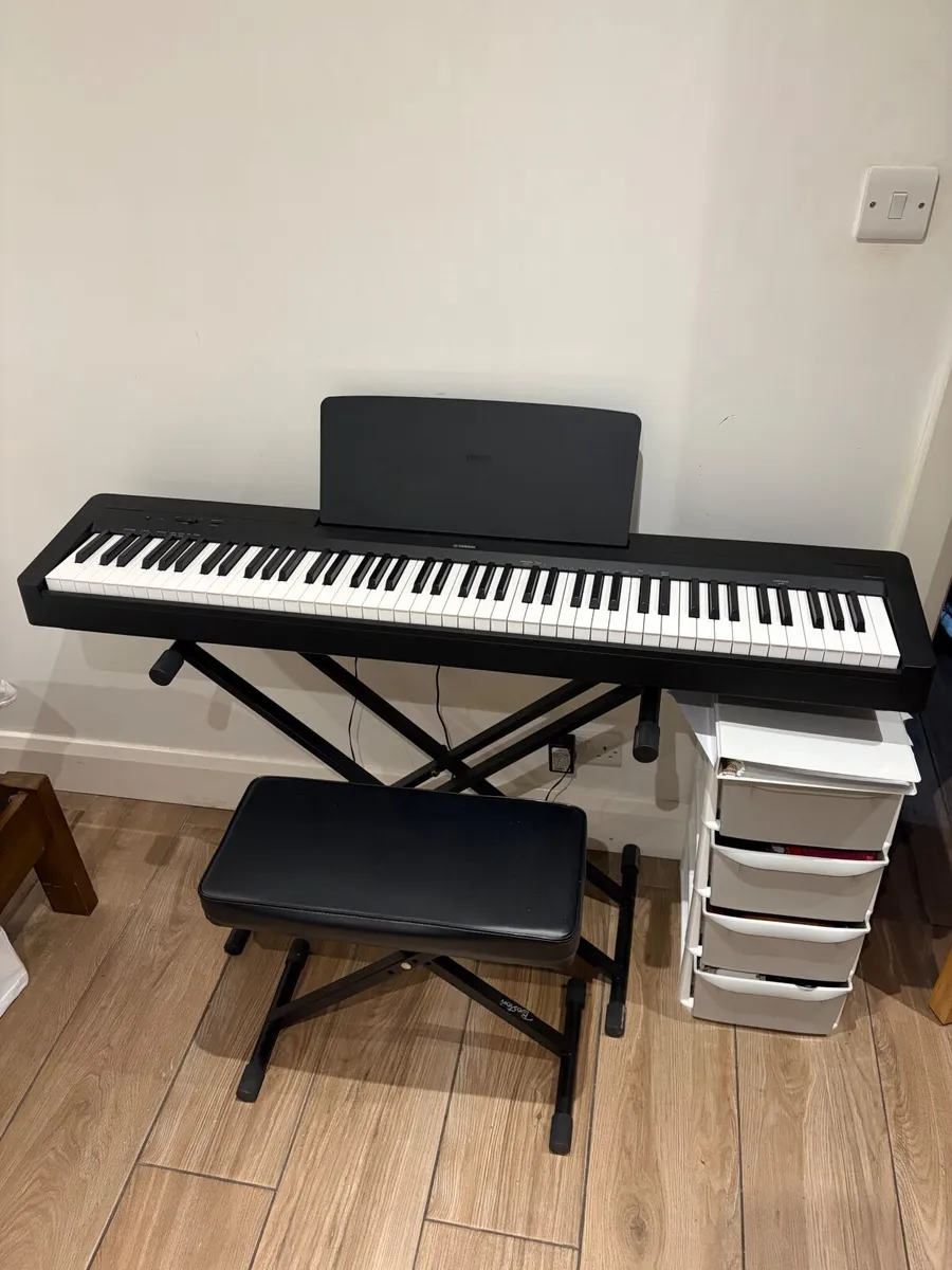 Yamaha Electric Keyboard - Image 2