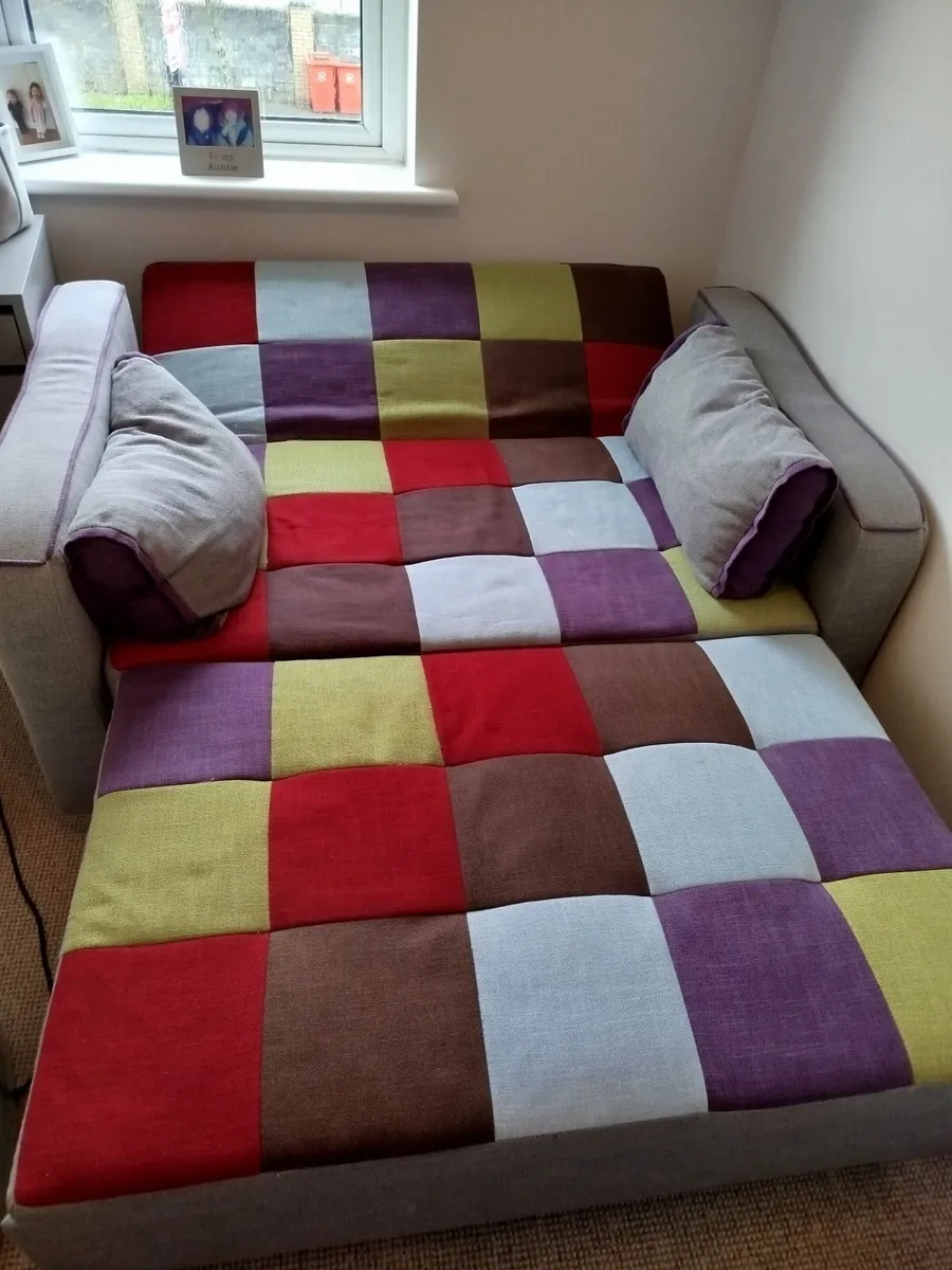 Pull out bed / 2 seater sofa - Image 4