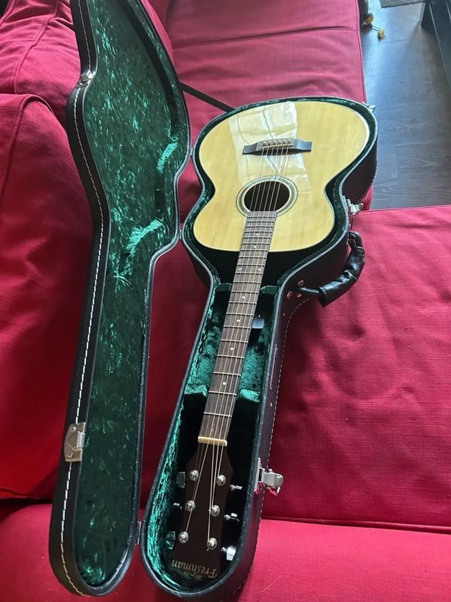 Acoustic Guitar Freshmann Renegade + Brand new hard case Kinsman - Image 1