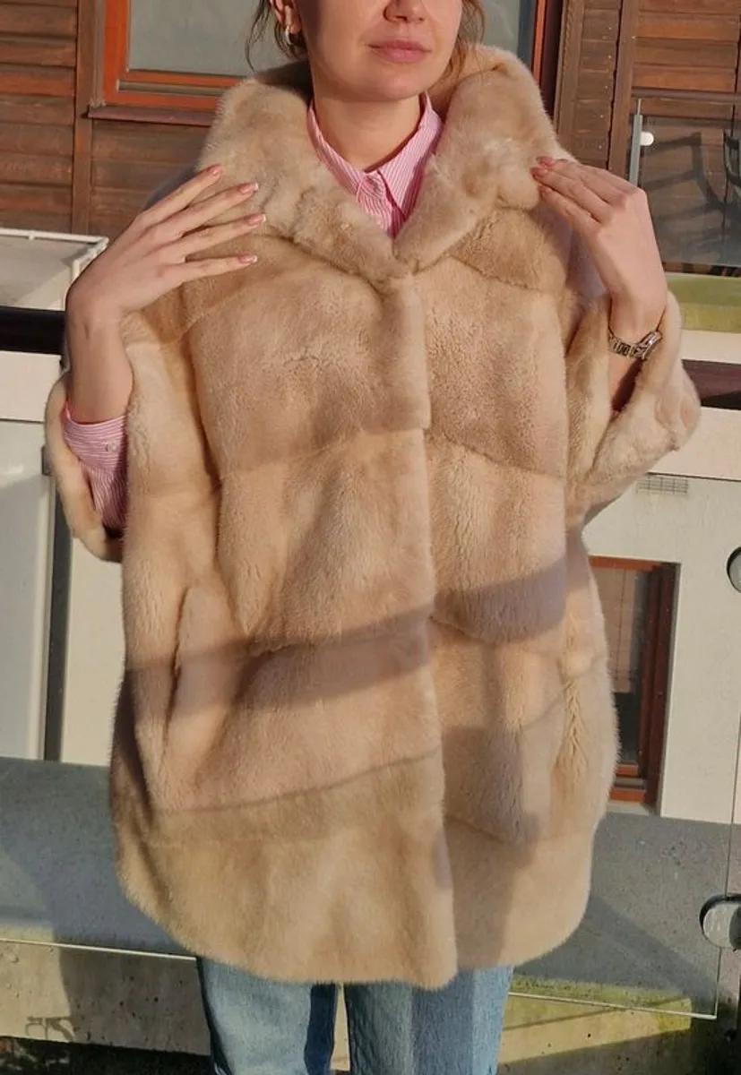 Saga fur royal coat (sapphire) - Image 4