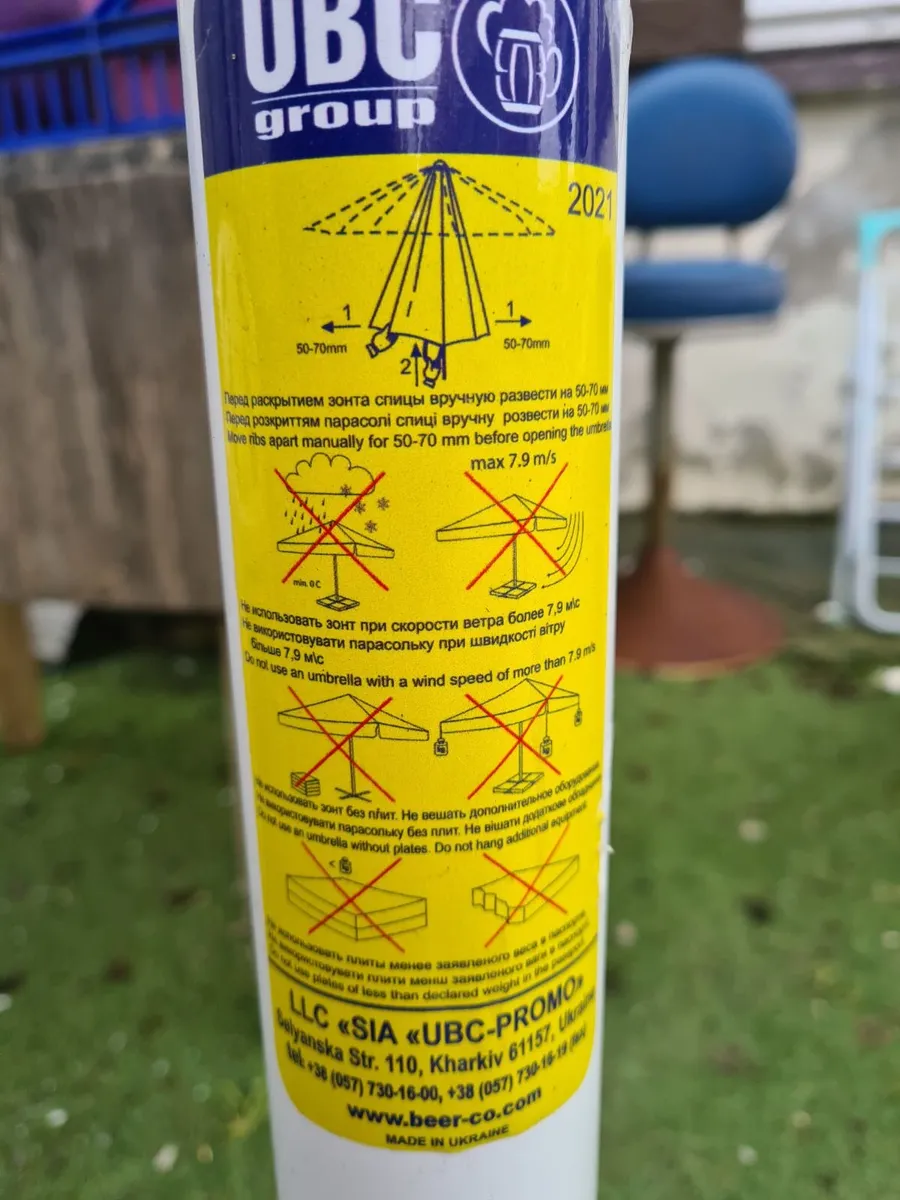 2 x Strong sturdy durable Beer Garden Parasols - Image 2