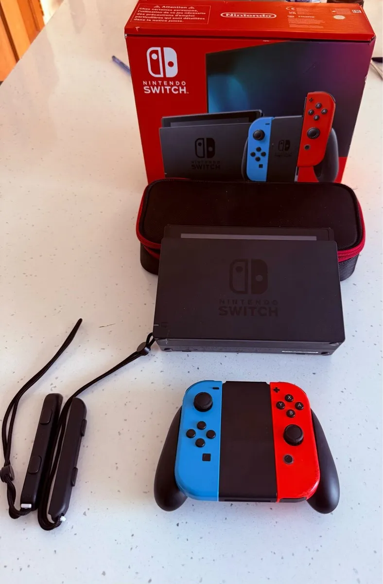 Nintendo Switch - Image 4