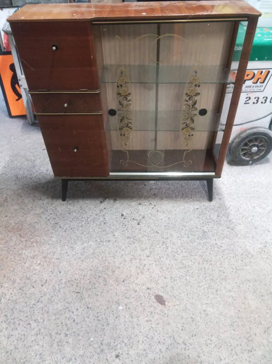 Display cabinet - Image 1