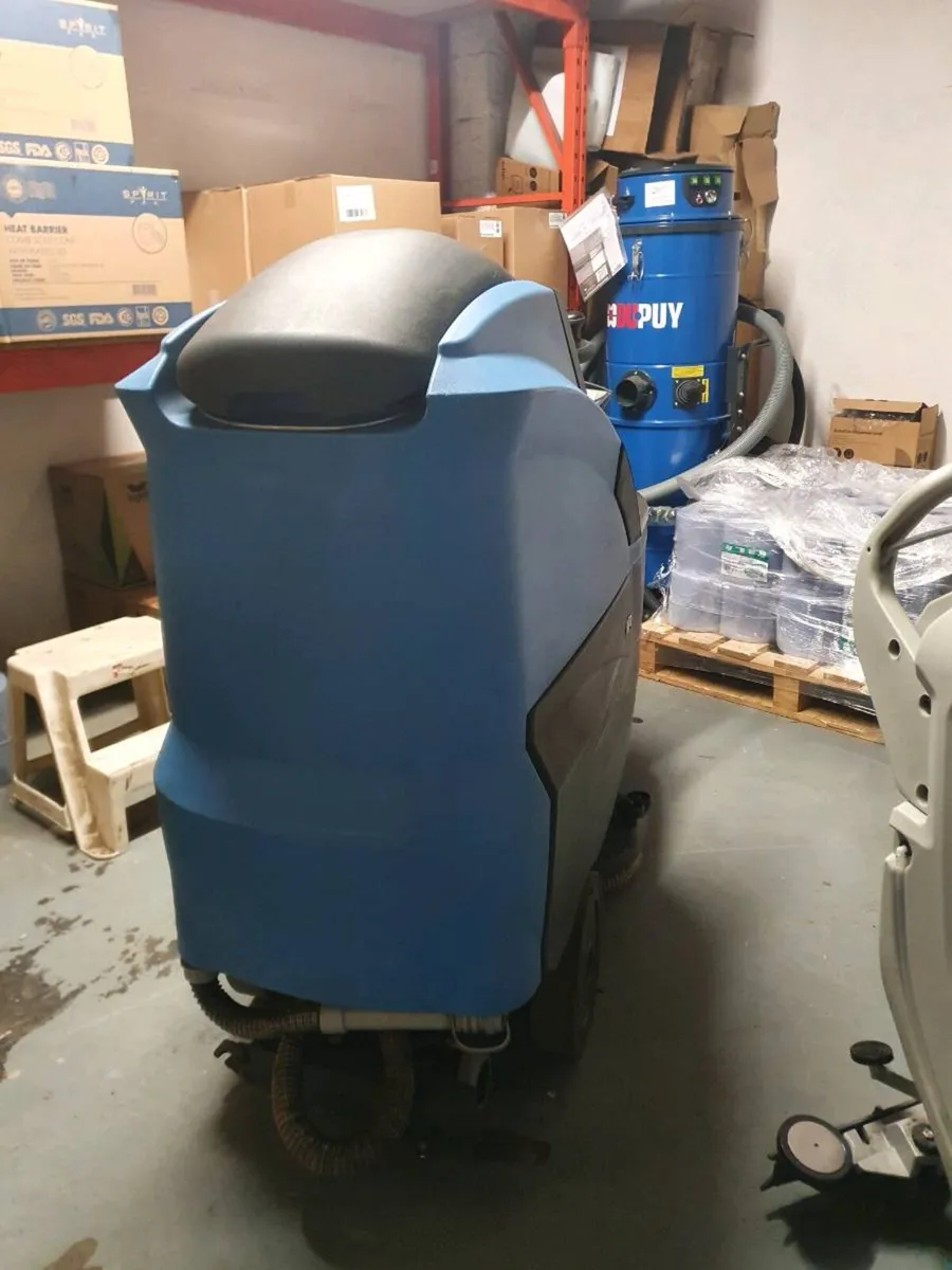 Ride on Scrubber Dryer - Image 1