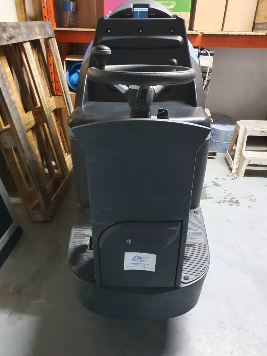 Ride on Scrubber Dryer - Image 2