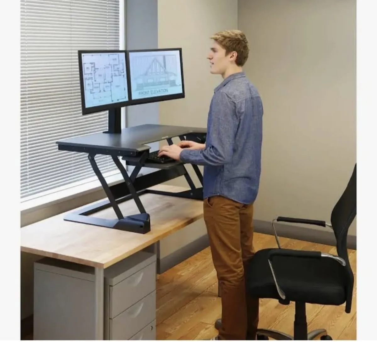 Ergottron stand up desk - Image 3