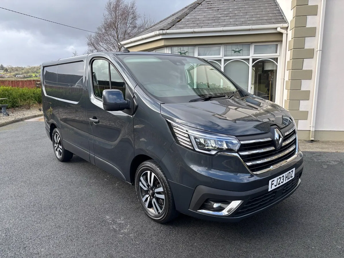 Renault trafic sport - Image 2