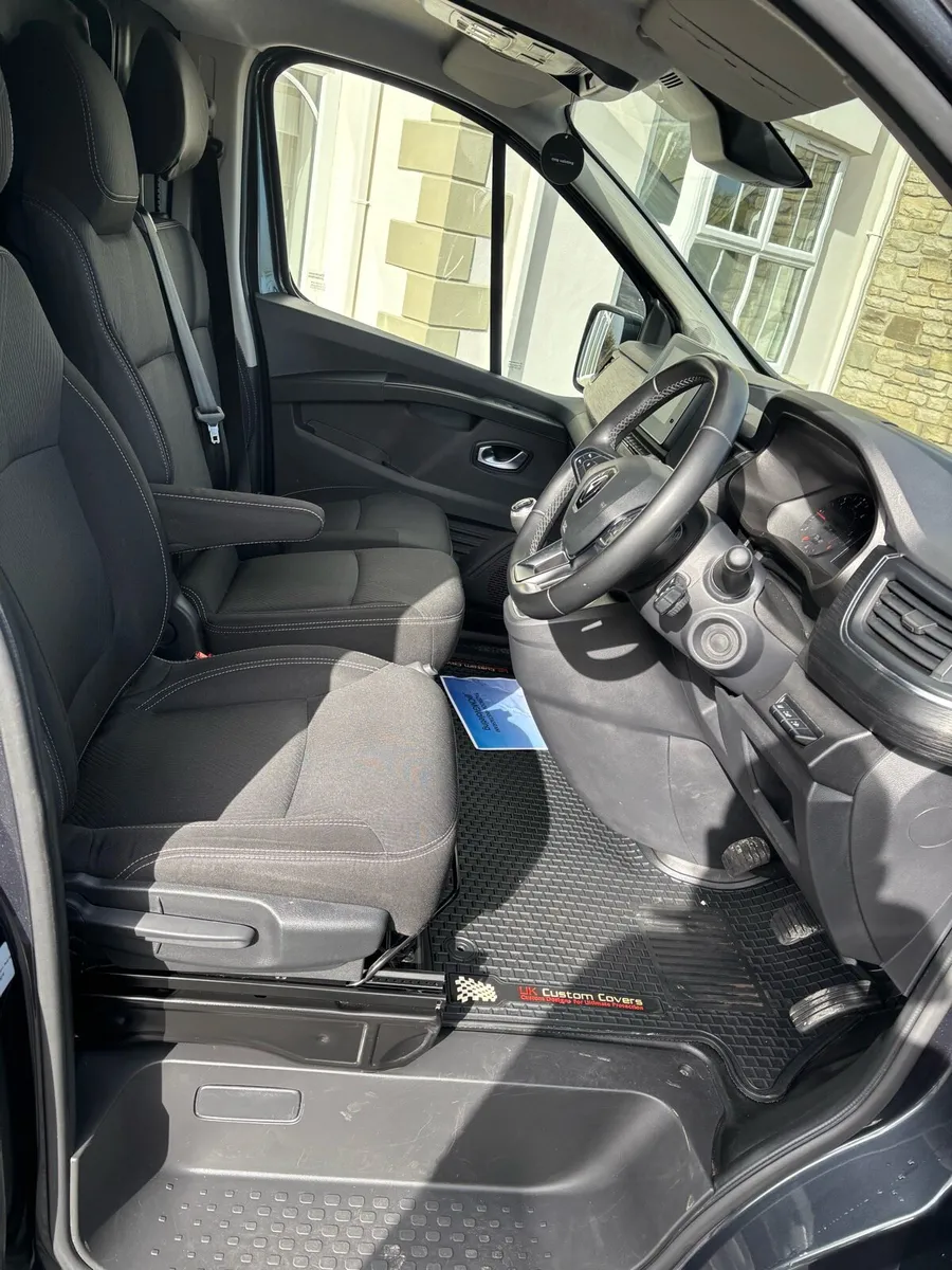 Renault trafic sport - Image 4