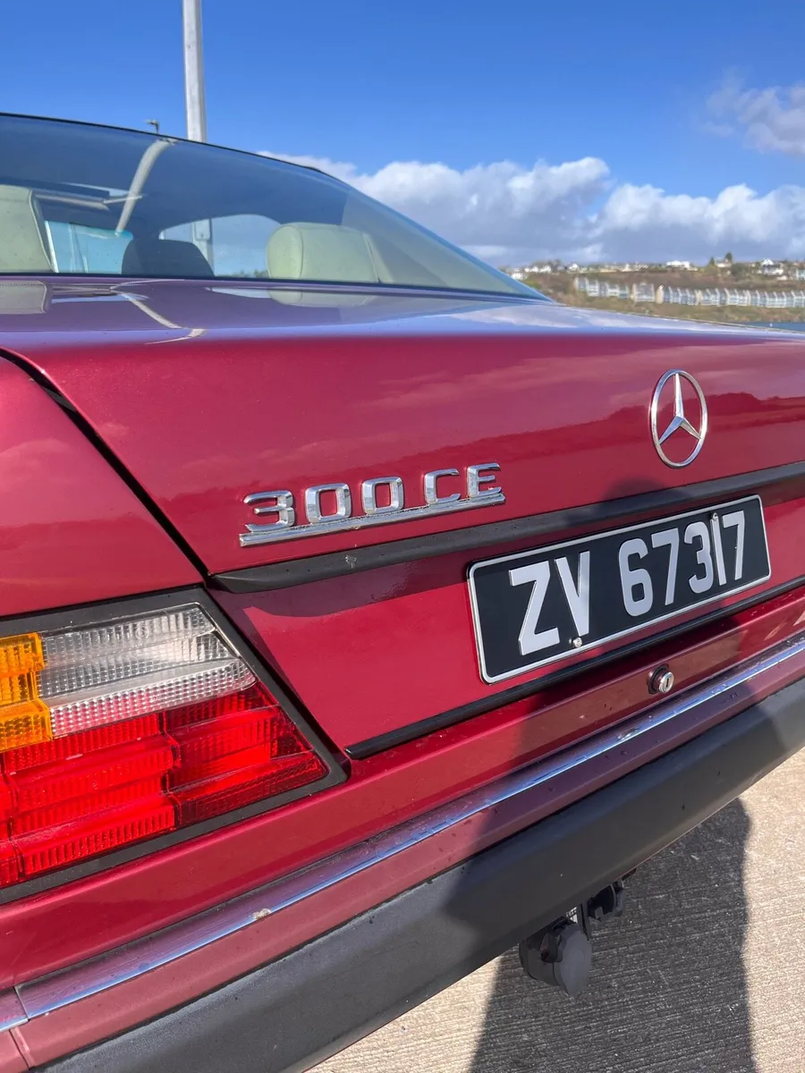 Mercedes Benz W124 Coupe 3.0 CE - Image 3