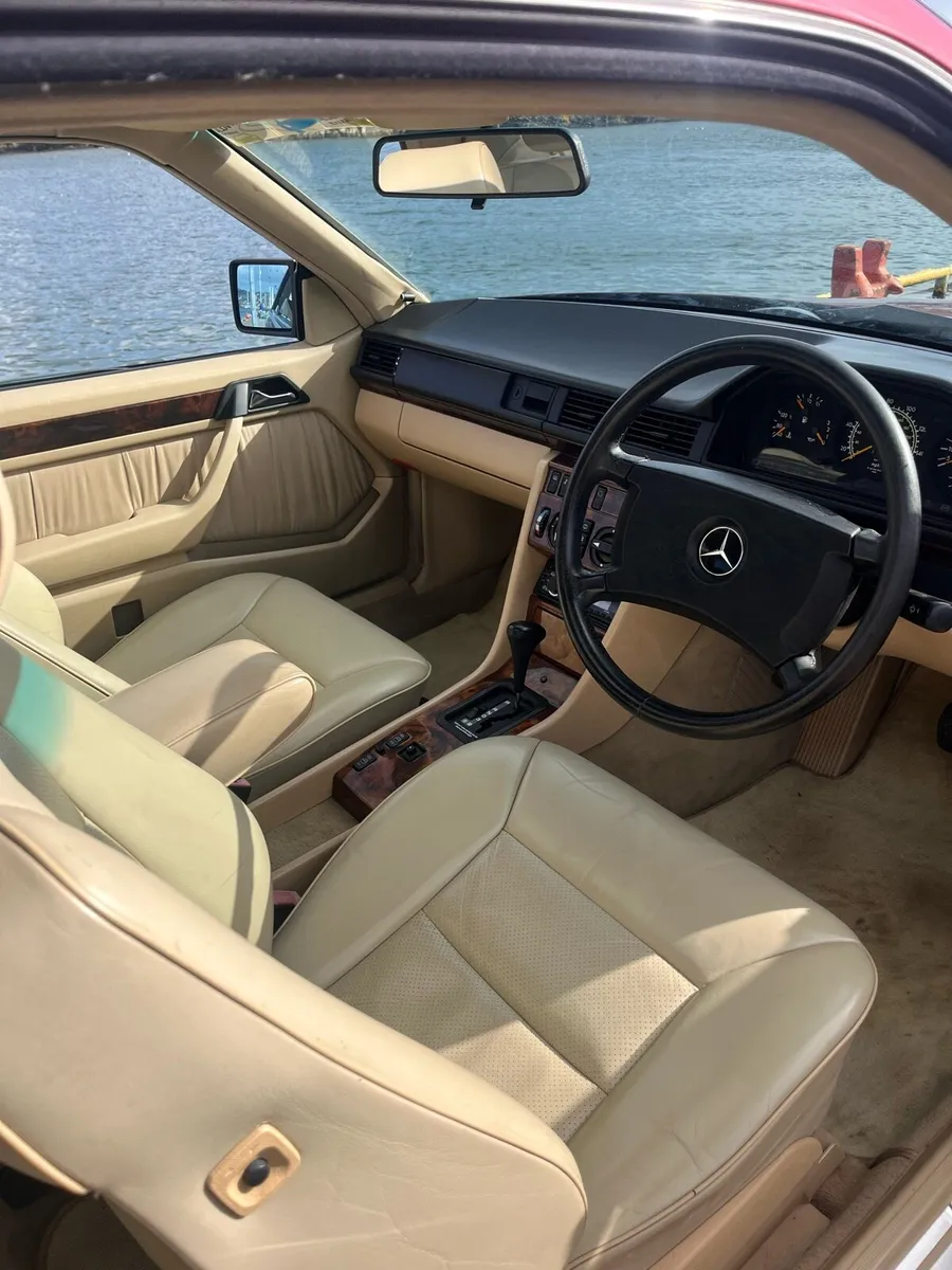 Mercedes Benz W124 Coupe 3.0 CE - Image 4