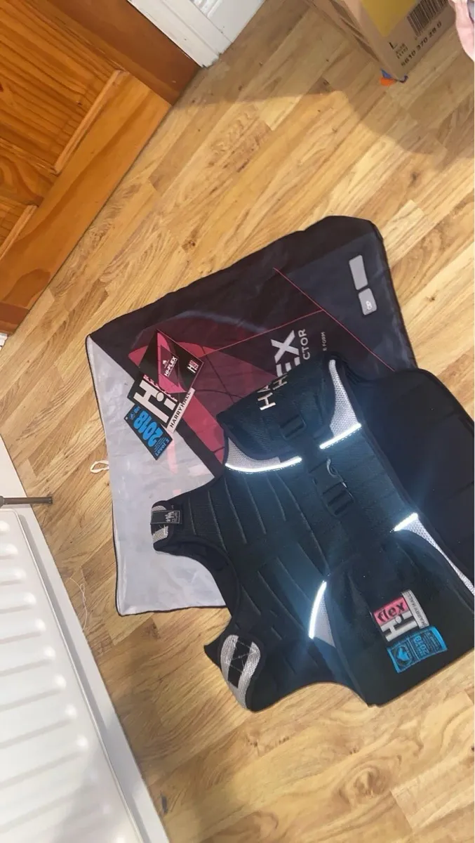 Harry hall body protector - Image 4