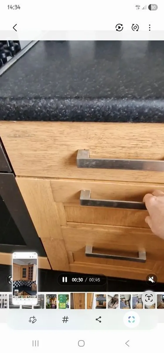 Kitchen units - Image 1