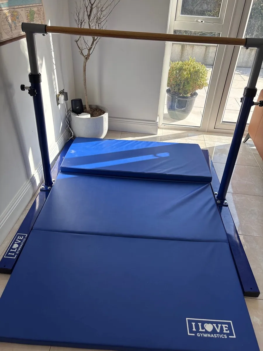 Kids Gymnastics bar and mat - Image 3
