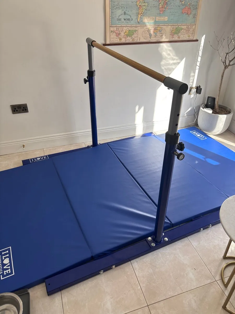 Kids Gymnastics bar and mat - Image 1